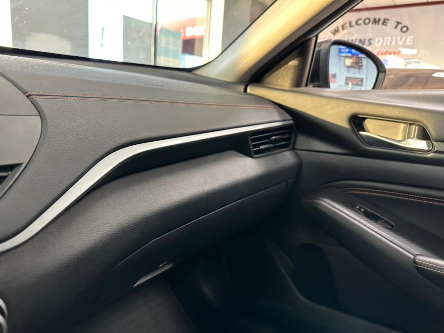 2019 Nissan Altima 2.5 SR Sedan, available for sale in Inwood, New York | 5 Towns Drive. Inwood, New York 2019 Nissan Altima 2.5 SR Sedan, available for sale in Inwood, New York | 5 Towns Drive. Inwood, New York