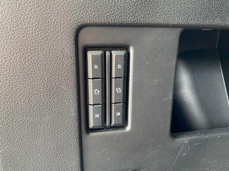 2018 Lincoln Navigator L 4x4 Reserve, available for sale in Canton, Connecticut | Lava Motors 2 Inc. Canton, Connecticut 2018 Lincoln Navigator L 4x4 Reserve, available for sale in Canton, Connecticut | Lava Motors 2 Inc. Canton, Connecticut