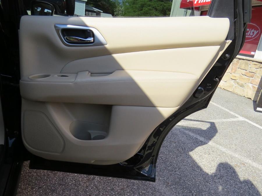 2019 Nissan Pathfinder SL 4x4 4dr SUV, available for sale in Auburn, Maine | Lake City Exports Inc. Auburn, Maine 2019 Nissan Pathfinder SL 4x4 4dr SUV, available for sale in Auburn, Maine | Lake City Exports Inc. Auburn, Maine