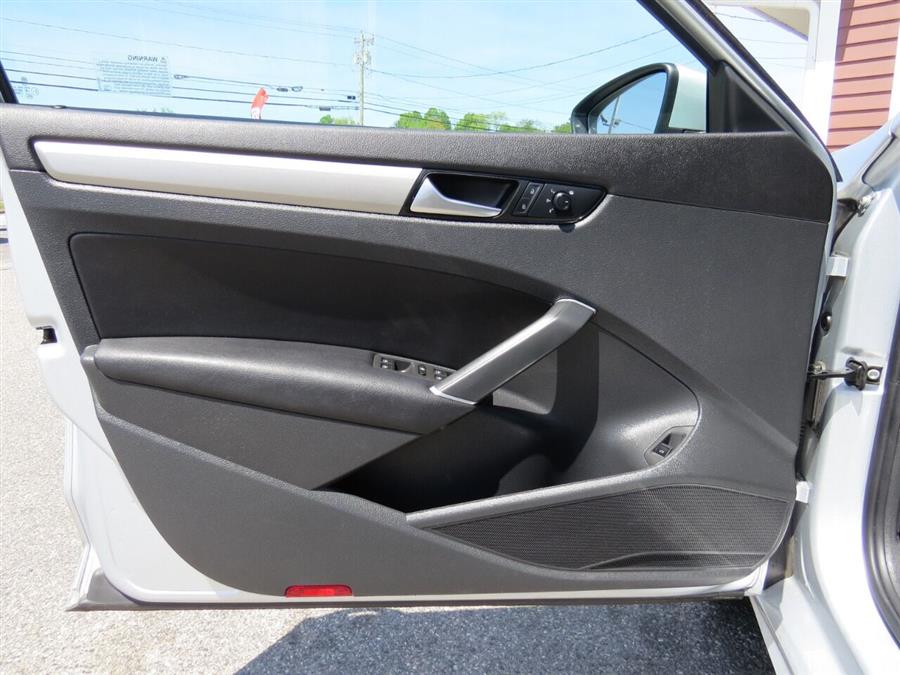 2020 Volkswagen Passat SE 4dr Sedan, available for sale in Auburn, Maine | Lake City Exports Inc. Auburn, Maine 2020 Volkswagen Passat SE 4dr Sedan, available for sale in Auburn, Maine | Lake City Exports Inc. Auburn, Maine