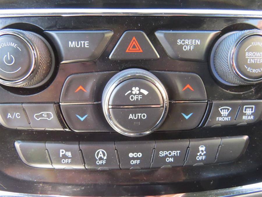 2019 Jeep Grand Cherokee Limited 4x4 4dr SUV, available for sale in Auburn, Maine | Lake City Exports Inc. Auburn, Maine 2019 Jeep Grand Cherokee Limited 4x4 4dr SUV, available for sale in Auburn, Maine | Lake City Exports Inc. Auburn, Maine
