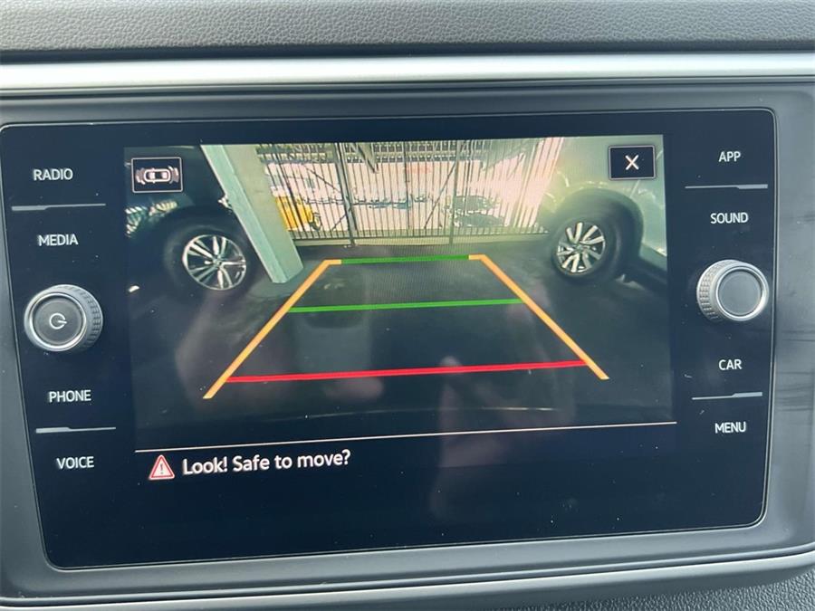 2021 Volkswagen Atlas 3.6L V6 SE w/Technology, available for sale in Wantagh, New York | Wantagh Certified. Wantagh, New York 2021 Volkswagen Atlas 3.6L V6 SE w/Technology, available for sale in Wantagh, New York | Wantagh Certified. Wantagh, New York
