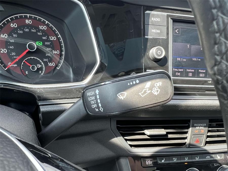 2019 Volkswagen Jetta R-Line, available for sale in Wantagh, New York | Wantagh Certified. Wantagh, New York 2019 Volkswagen Jetta R-Line, available for sale in Wantagh, New York | Wantagh Certified. Wantagh, New York