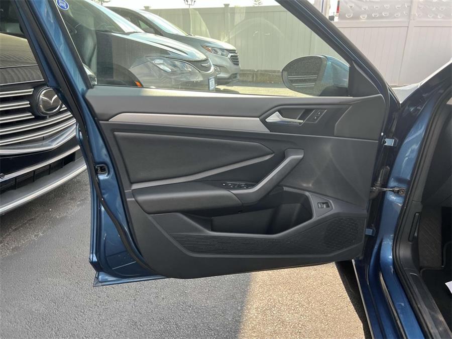 2019 Volkswagen Jetta R-Line, available for sale in Wantagh, New York | Wantagh Certified. Wantagh, New York 2019 Volkswagen Jetta R-Line, available for sale in Wantagh, New York | Wantagh Certified. Wantagh, New York