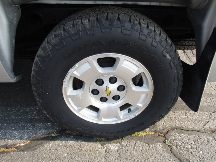 2013 Chevrolet Silverado 1500 4WD Ext Cab 143.5" LT, available for sale in New Britain, Connecticut | Universal Motors LLC. New Britain, Connecticut 2013 Chevrolet Silverado 1500 4WD Ext Cab 143.5" LT, available for sale in New Britain, Connecticut | Universal Motors LLC. New Britain, Connecticut