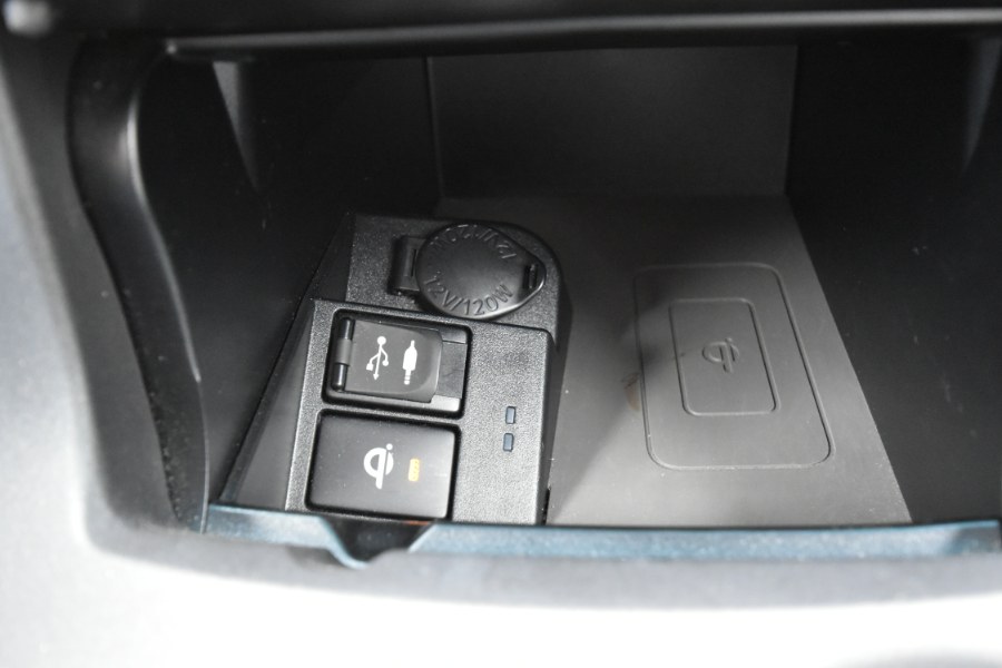 2016 Toyota Camry 4dr Sdn I4 Auto XLE, available for sale in Waterbury, Connecticut | Highline Car Connection. Waterbury, Connecticut 2016 Toyota Camry 4dr Sdn I4 Auto XLE, available for sale in Waterbury, Connecticut | Highline Car Connection. Waterbury, Connecticut