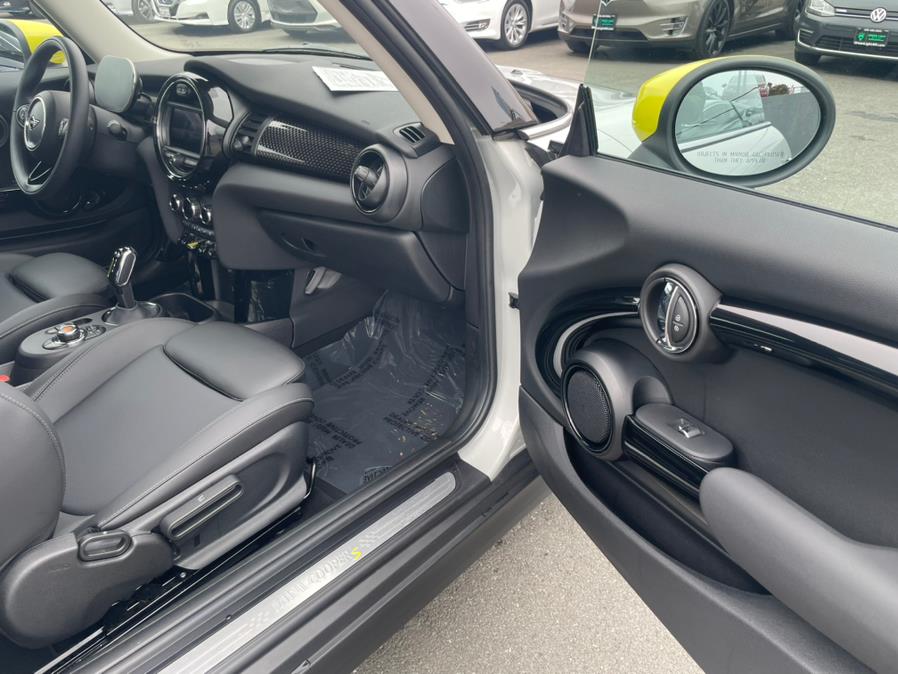 2021 MINI Cooper SE Signature, available for sale in Daly City, California | Green Light Auto Wholesale. Daly City, California 2021 MINI Cooper SE Signature, available for sale in Daly City, California | Green Light Auto Wholesale. Daly City, California