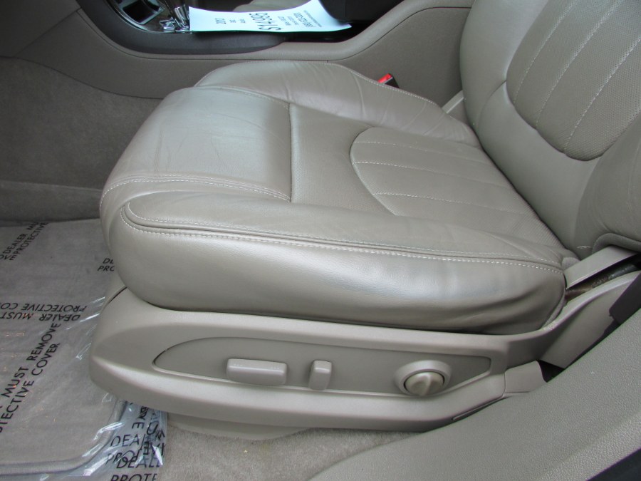 2013 GMC Acadia AWD 4dr Denali, available for sale in East Windsor, Connecticut | United Auto Sales of E Windsor, Inc. East Windsor, Connecticut 2013 GMC Acadia AWD 4dr Denali, available for sale in East Windsor, Connecticut | United Auto Sales of E Windsor, Inc. East Windsor, Connecticut