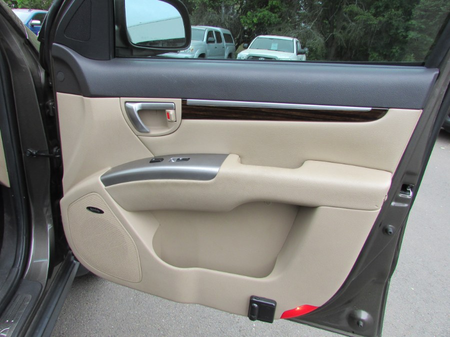 2012 Hyundai Santa Fe AWD 4dr V6 SE, available for sale in East Windsor, Connecticut | United Auto Sales of E Windsor, Inc. East Windsor, Connecticut 2012 Hyundai Santa Fe AWD 4dr V6 SE, available for sale in East Windsor, Connecticut | United Auto Sales of E Windsor, Inc. East Windsor, Connecticut