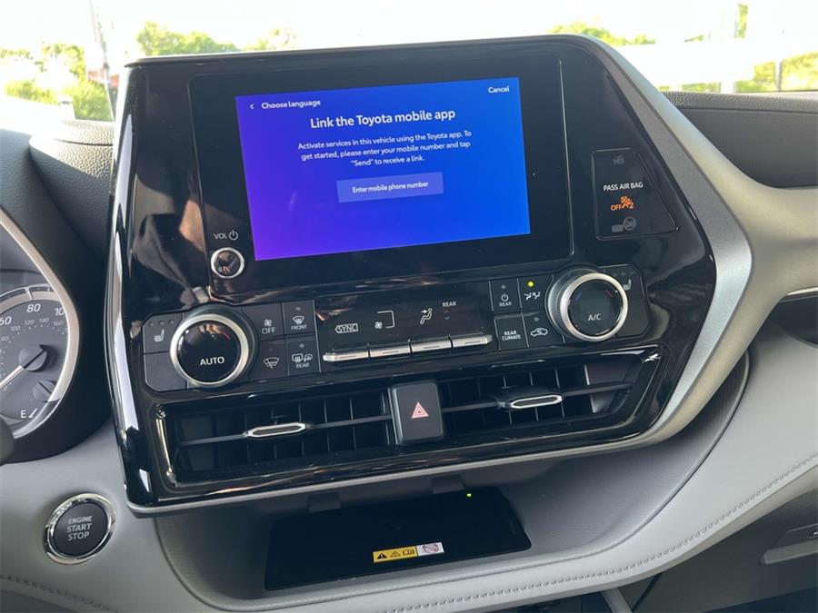 2023 Toyota Highlander L, available for sale in Wantagh, New York | Wantagh Certified. Wantagh, New York 2023 Toyota Highlander L, available for sale in Wantagh, New York | Wantagh Certified. Wantagh, New York