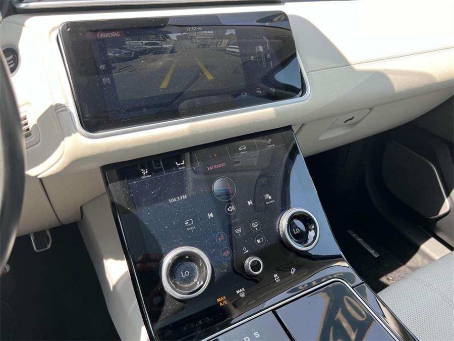 2019 Land Rover Range Rover Velar P250 SE R-Dynamic, available for sale in Wantagh, New York | Wantagh Certified. Wantagh, New York 2019 Land Rover Range Rover Velar P250 SE R-Dynamic, available for sale in Wantagh, New York | Wantagh Certified. Wantagh, New York
