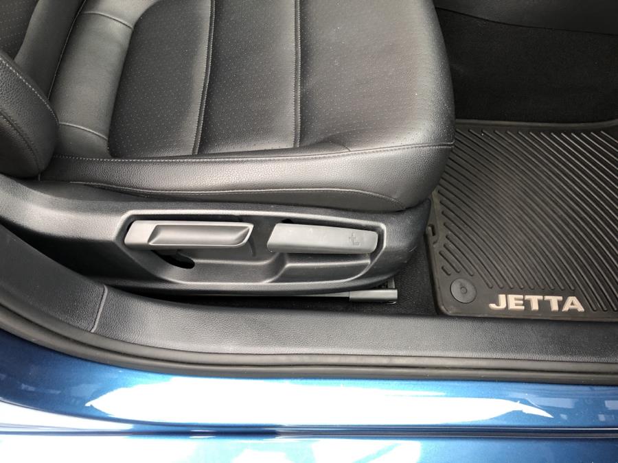 2017 Volkswagen Jetta 1.8T SEL Premium Auto, available for sale in Waterbury, Connecticut | National Auto Brokers, Inc.. Waterbury, Connecticut 2017 Volkswagen Jetta 1.8T SEL Premium Auto, available for sale in Waterbury, Connecticut | National Auto Brokers, Inc.. Waterbury, Connecticut