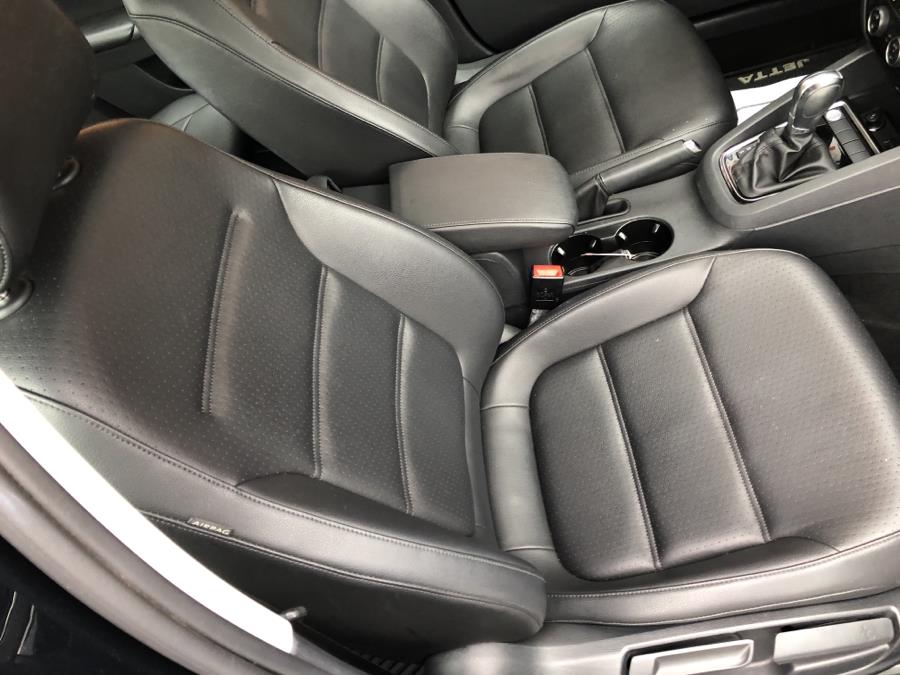 2017 Volkswagen Jetta 1.8T SEL Premium Auto, available for sale in Waterbury, Connecticut | National Auto Brokers, Inc.. Waterbury, Connecticut 2017 Volkswagen Jetta 1.8T SEL Premium Auto, available for sale in Waterbury, Connecticut | National Auto Brokers, Inc.. Waterbury, Connecticut