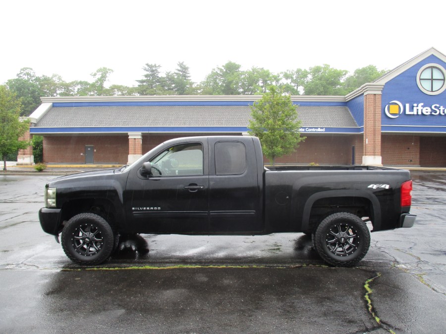 2010 Chevrolet Silverado 1500 4WD Ext Cab 143.5" LT, available for sale in New Britain, Connecticut | Universal Motors LLC. New Britain, Connecticut 2010 Chevrolet Silverado 1500 4WD Ext Cab 143.5" LT, available for sale in New Britain, Connecticut | Universal Motors LLC. New Britain, Connecticut