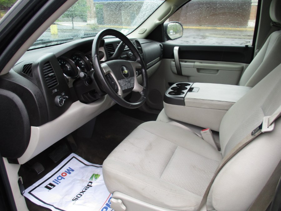 2010 Chevrolet Silverado 1500 4WD Ext Cab 143.5" LT, available for sale in New Britain, Connecticut | Universal Motors LLC. New Britain, Connecticut 2010 Chevrolet Silverado 1500 4WD Ext Cab 143.5" LT, available for sale in New Britain, Connecticut | Universal Motors LLC. New Britain, Connecticut