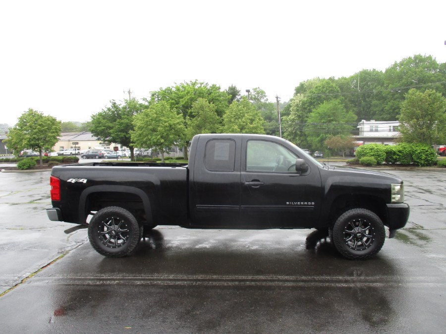2010 Chevrolet Silverado 1500 4WD Ext Cab 143.5" LT, available for sale in New Britain, Connecticut | Universal Motors LLC. New Britain, Connecticut 2010 Chevrolet Silverado 1500 4WD Ext Cab 143.5" LT, available for sale in New Britain, Connecticut | Universal Motors LLC. New Britain, Connecticut