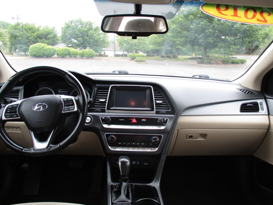 2019 Hyundai Sonata SEL 2.4L, available for sale in New Britain, Connecticut | Universal Motors LLC. New Britain, Connecticut 2019 Hyundai Sonata SEL 2.4L, available for sale in New Britain, Connecticut | Universal Motors LLC. New Britain, Connecticut