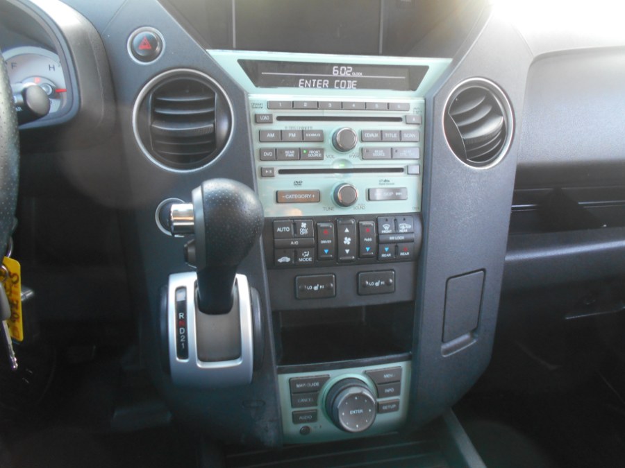 2011 Honda Pilot 4WD 4dr Touring w/RES & Navi, available for sale in Jamaica, New York | Auto Field Corp. Jamaica, New York 2011 Honda Pilot 4WD 4dr Touring w/RES & Navi, available for sale in Jamaica, New York | Auto Field Corp. Jamaica, New York