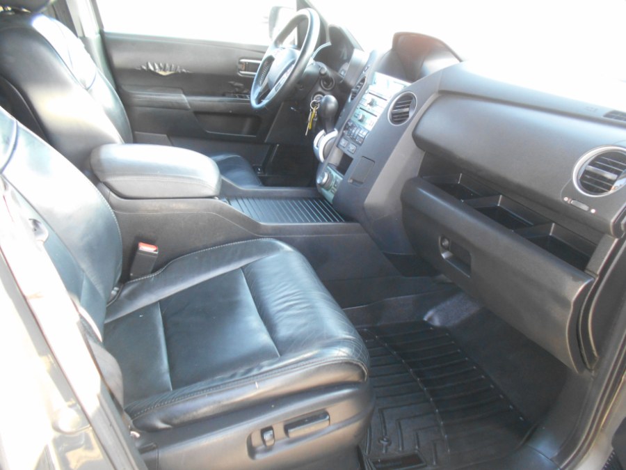 2011 Honda Pilot 4WD 4dr Touring w/RES & Navi, available for sale in Jamaica, New York | Auto Field Corp. Jamaica, New York 2011 Honda Pilot 4WD 4dr Touring w/RES & Navi, available for sale in Jamaica, New York | Auto Field Corp. Jamaica, New York
