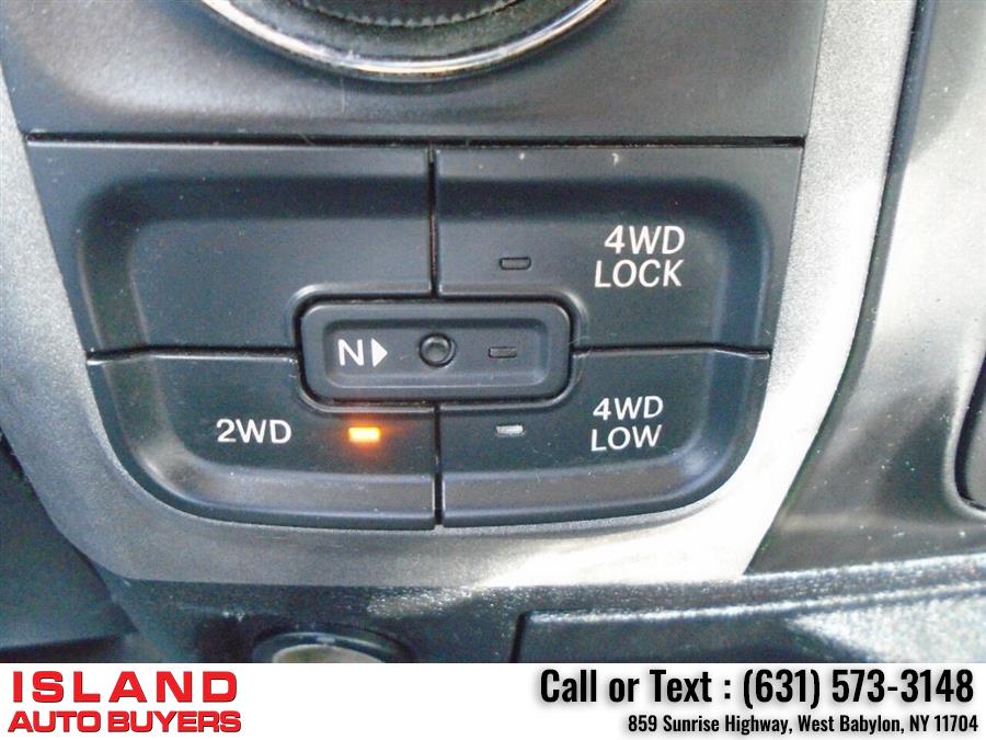 2016 Ram 1500 Express 4x4 4dr Crew Cab 5.5 ft. SB Pickup, available for sale in West Babylon, New York | Island Auto Buyers. West Babylon, New York 2016 Ram 1500 Express 4x4 4dr Crew Cab 5.5 ft. SB Pickup, available for sale in West Babylon, New York | Island Auto Buyers. West Babylon, New York
