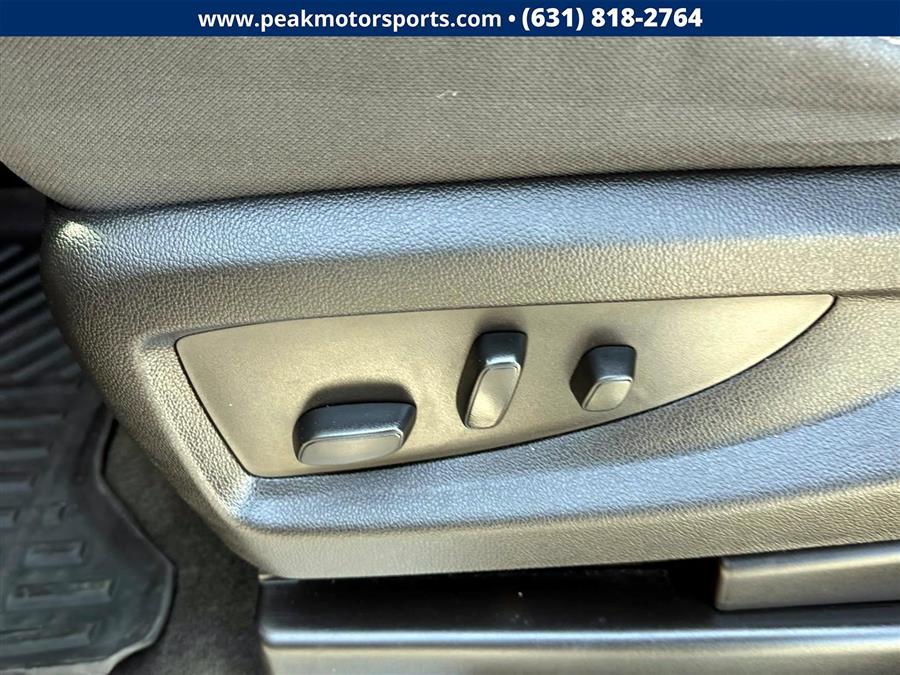 2018 Chevrolet Silverado 1500 4WD Double Cab 143.5" LT w/1LT, available for sale in Bayshore, New York | Peak Automotive Inc.. Bayshore, New York 2018 Chevrolet Silverado 1500 4WD Double Cab 143.5" LT w/1LT, available for sale in Bayshore, New York | Peak Automotive Inc.. Bayshore, New York