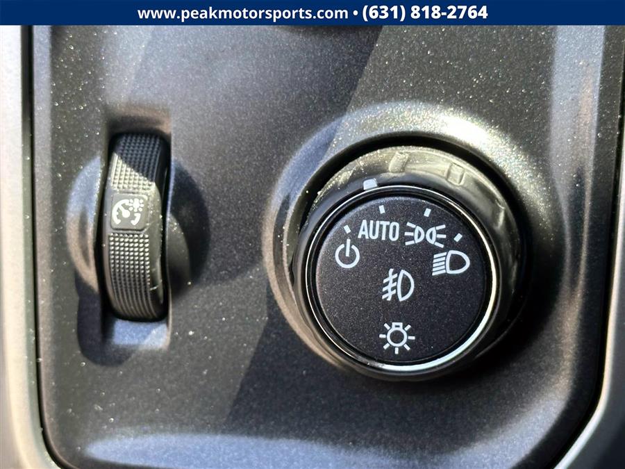 2018 Chevrolet Silverado 1500 4WD Double Cab 143.5" LT w/1LT, available for sale in Bayshore, New York | Peak Automotive Inc.. Bayshore, New York 2018 Chevrolet Silverado 1500 4WD Double Cab 143.5" LT w/1LT, available for sale in Bayshore, New York | Peak Automotive Inc.. Bayshore, New York