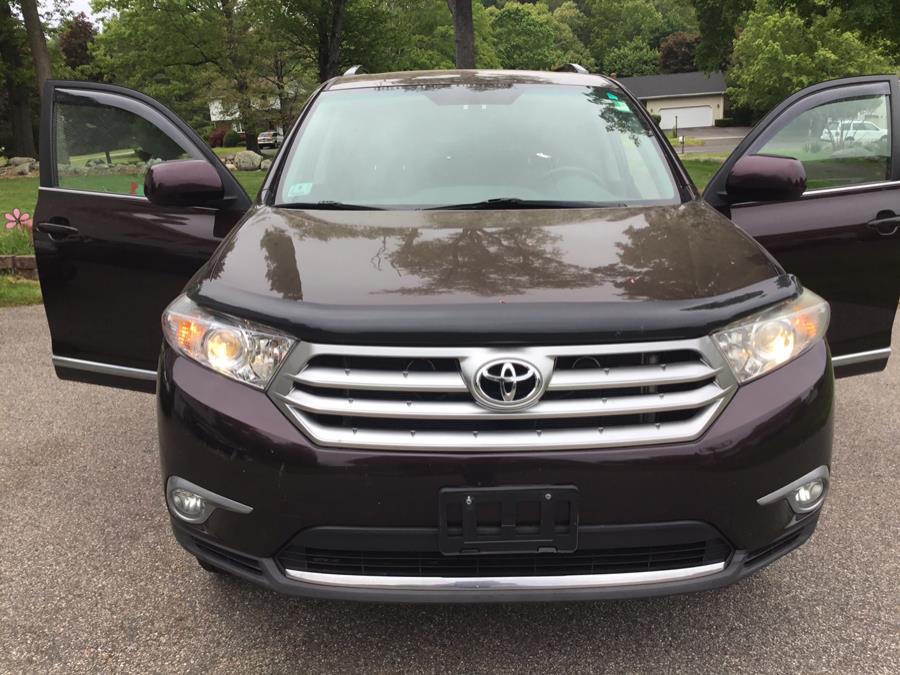 2013 Toyota Highlander 4WD 4dr V6 SE (Natl), available for sale in Manchester, Connecticut | Liberty Motors. Manchester, Connecticut 2013 Toyota Highlander 4WD 4dr V6 SE (Natl), available for sale in Manchester, Connecticut | Liberty Motors. Manchester, Connecticut