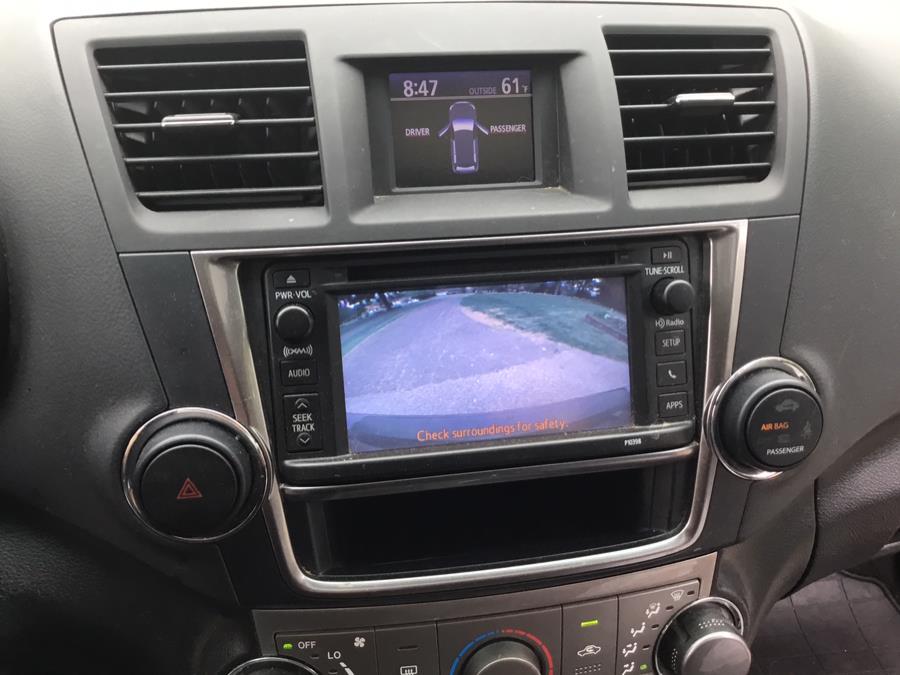2013 Toyota Highlander 4WD 4dr V6 SE (Natl), available for sale in Manchester, Connecticut | Liberty Motors. Manchester, Connecticut 2013 Toyota Highlander 4WD 4dr V6 SE (Natl), available for sale in Manchester, Connecticut | Liberty Motors. Manchester, Connecticut