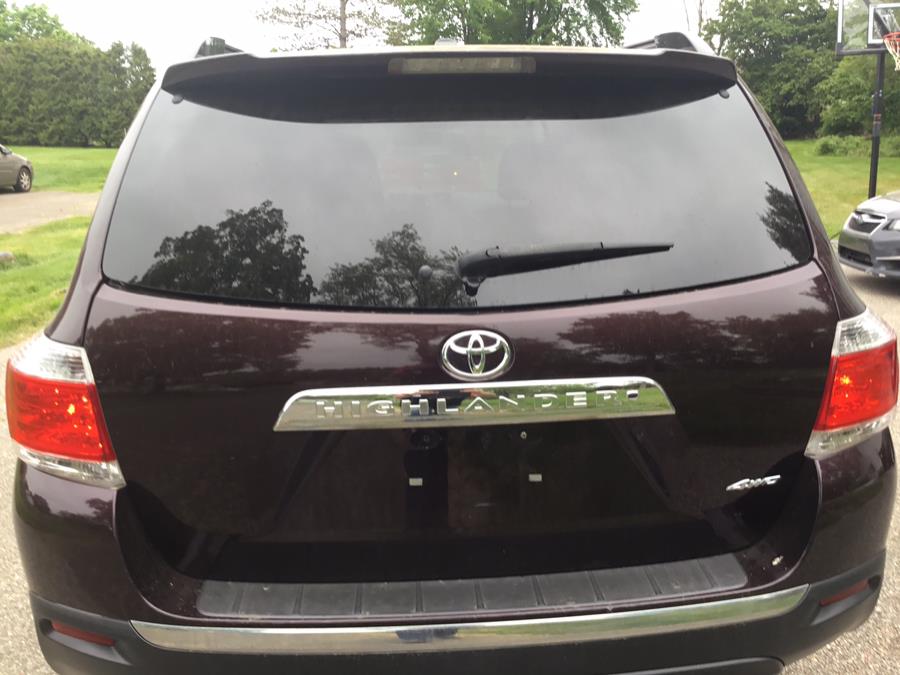 2013 Toyota Highlander 4WD 4dr V6 SE (Natl), available for sale in Manchester, Connecticut | Liberty Motors. Manchester, Connecticut 2013 Toyota Highlander 4WD 4dr V6 SE (Natl), available for sale in Manchester, Connecticut | Liberty Motors. Manchester, Connecticut