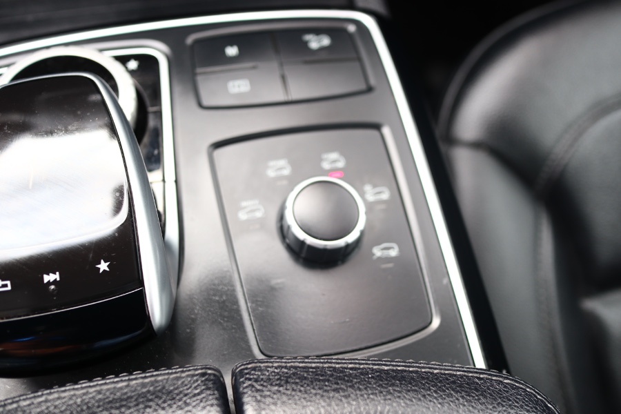 2019 Mercedes-Benz GLE GLE 400 4MATIC SUV, available for sale in Jamaica, New York | Hillside Auto Mall Inc.. Jamaica, New York 2019 Mercedes-Benz GLE GLE 400 4MATIC SUV, available for sale in Jamaica, New York | Hillside Auto Mall Inc.. Jamaica, New York