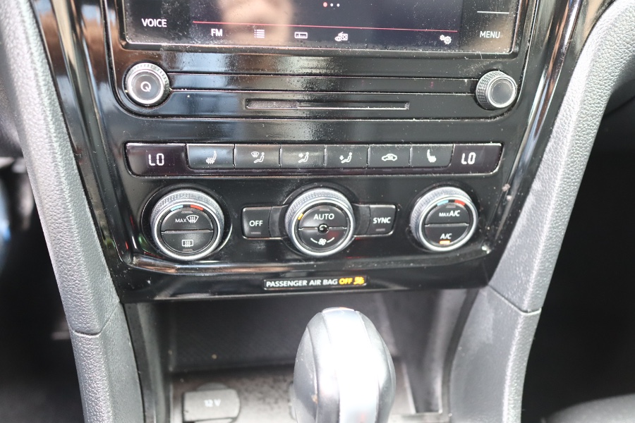 2020 Volkswagen Passat 2.0T SE Auto, available for sale in Jamaica, New York | Hillside Auto Mall Inc.. Jamaica, New York 2020 Volkswagen Passat 2.0T SE Auto, available for sale in Jamaica, New York | Hillside Auto Mall Inc.. Jamaica, New York