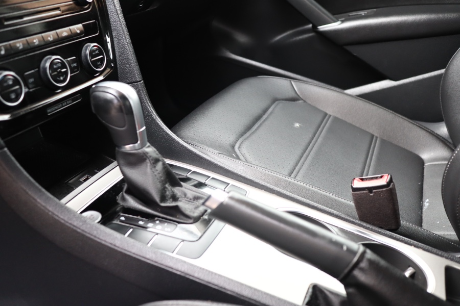 2020 Volkswagen Passat 2.0T SE Auto, available for sale in Jamaica, New York | Hillside Auto Mall Inc.. Jamaica, New York 2020 Volkswagen Passat 2.0T SE Auto, available for sale in Jamaica, New York | Hillside Auto Mall Inc.. Jamaica, New York