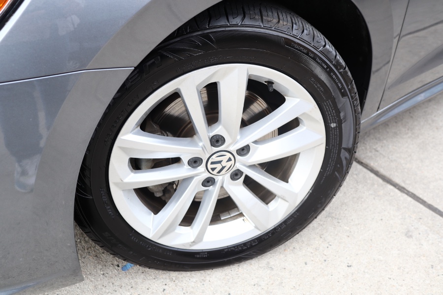 2020 Volkswagen Passat 2.0T SE Auto, available for sale in Jamaica, New York | Hillside Auto Mall Inc.. Jamaica, New York 2020 Volkswagen Passat 2.0T SE Auto, available for sale in Jamaica, New York | Hillside Auto Mall Inc.. Jamaica, New York
