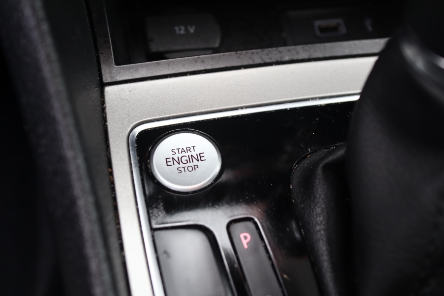 2020 Volkswagen Passat 2.0T SE Auto, available for sale in Jamaica, New York | Hillside Auto Mall Inc.. Jamaica, New York 2020 Volkswagen Passat 2.0T SE Auto, available for sale in Jamaica, New York | Hillside Auto Mall Inc.. Jamaica, New York