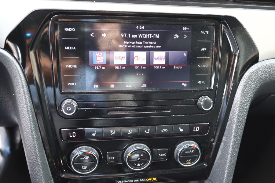 2020 Volkswagen Passat 2.0T SE Auto, available for sale in Jamaica, New York | Hillside Auto Mall Inc.. Jamaica, New York 2020 Volkswagen Passat 2.0T SE Auto, available for sale in Jamaica, New York | Hillside Auto Mall Inc.. Jamaica, New York