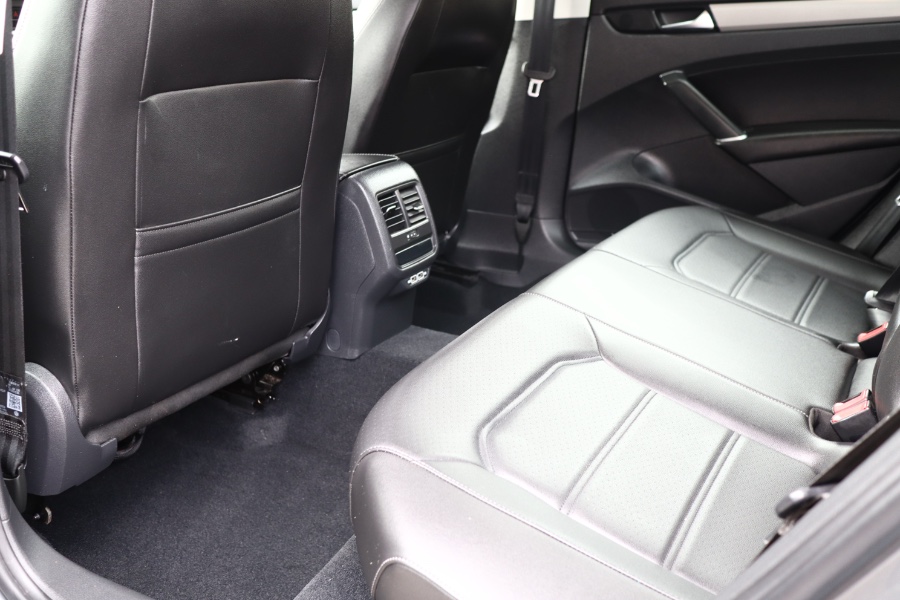 2020 Volkswagen Passat 2.0T SE Auto, available for sale in Jamaica, New York | Hillside Auto Mall Inc.. Jamaica, New York 2020 Volkswagen Passat 2.0T SE Auto, available for sale in Jamaica, New York | Hillside Auto Mall Inc.. Jamaica, New York