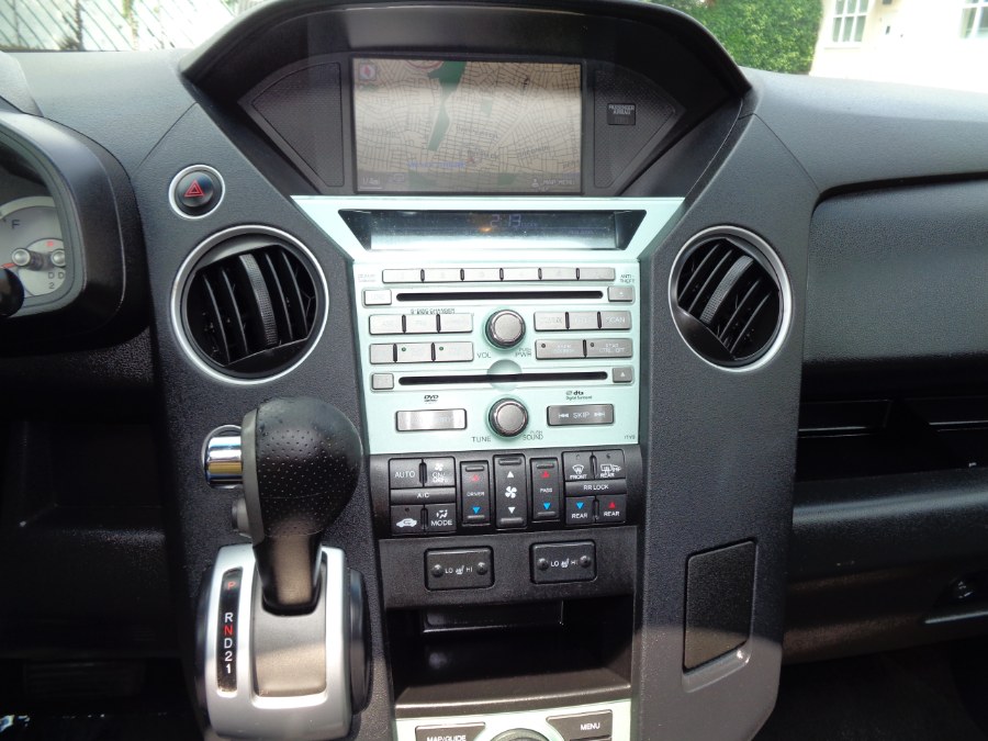 2011 Honda Pilot 4WD 4dr Touring w/RES & Navi, available for sale in Valley Stream, New York | NY Auto Traders. Valley Stream, New York 2011 Honda Pilot 4WD 4dr Touring w/RES & Navi, available for sale in Valley Stream, New York | NY Auto Traders. Valley Stream, New York