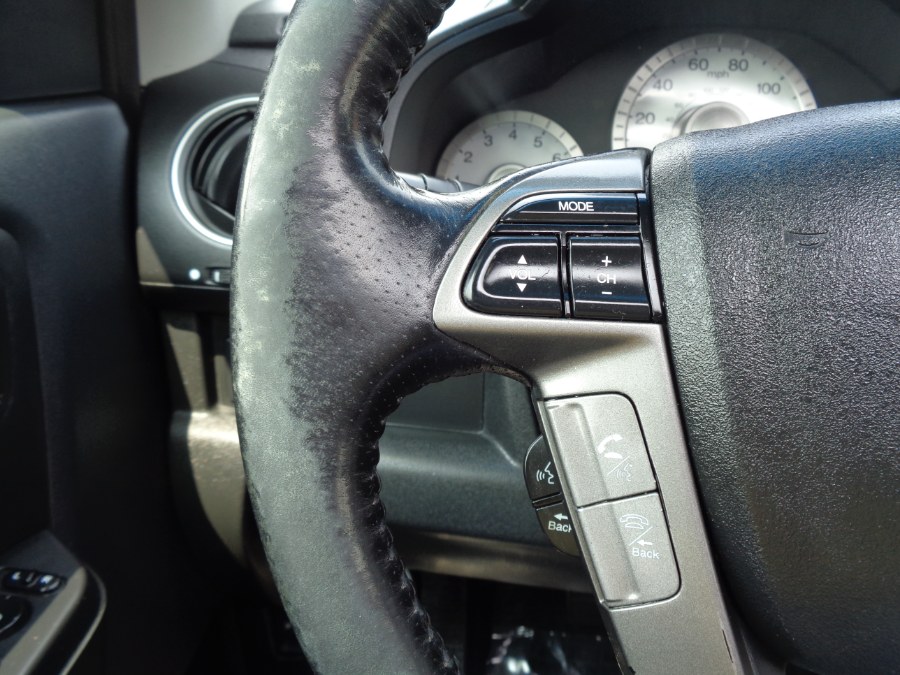 2011 Honda Pilot 4WD 4dr Touring w/RES & Navi, available for sale in Valley Stream, New York | NY Auto Traders. Valley Stream, New York 2011 Honda Pilot 4WD 4dr Touring w/RES & Navi, available for sale in Valley Stream, New York | NY Auto Traders. Valley Stream, New York