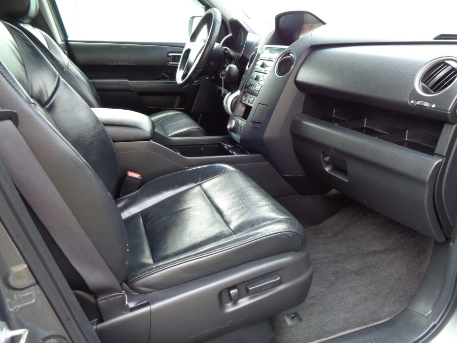 2011 Honda Pilot 4WD 4dr Touring w/RES & Navi, available for sale in Valley Stream, New York | NY Auto Traders. Valley Stream, New York 2011 Honda Pilot 4WD 4dr Touring w/RES & Navi, available for sale in Valley Stream, New York | NY Auto Traders. Valley Stream, New York