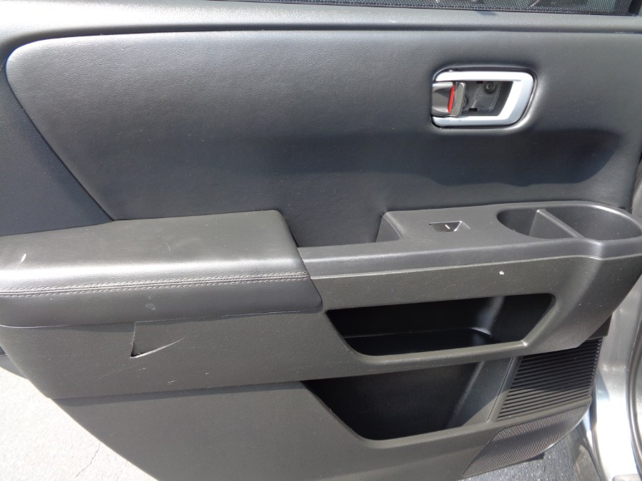 2011 Honda Pilot 4WD 4dr Touring w/RES & Navi, available for sale in Valley Stream, New York | NY Auto Traders. Valley Stream, New York 2011 Honda Pilot 4WD 4dr Touring w/RES & Navi, available for sale in Valley Stream, New York | NY Auto Traders. Valley Stream, New York