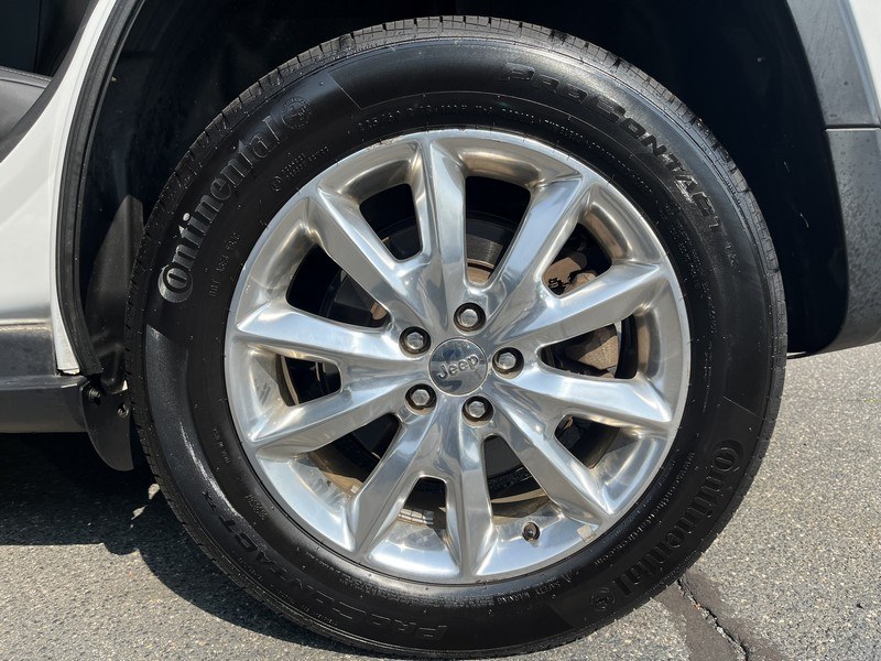 2015 Jeep Cherokee 4WD 4dr Limited, available for sale in West Springfield, Massachusetts | Union Street Auto Sales. West Springfield, Massachusetts 2015 Jeep Cherokee 4WD 4dr Limited, available for sale in West Springfield, Massachusetts | Union Street Auto Sales. West Springfield, Massachusetts