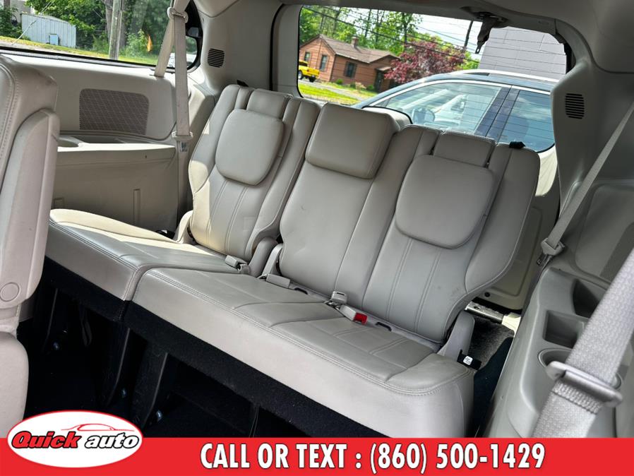 2013 Chrysler Town & Country 4dr Wgn Touring, available for sale in Bristol, Connecticut | Quick Auto LLC. Bristol, Connecticut 2013 Chrysler Town & Country 4dr Wgn Touring, available for sale in Bristol, Connecticut | Quick Auto LLC. Bristol, Connecticut