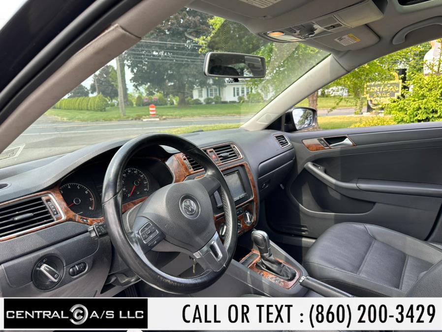 2011 Volkswagen Jetta Sedan 4dr Auto SE PZEV, available for sale in East Windsor, Connecticut | Central A/S LLC. East Windsor, Connecticut 2011 Volkswagen Jetta Sedan 4dr Auto SE PZEV, available for sale in East Windsor, Connecticut | Central A/S LLC. East Windsor, Connecticut