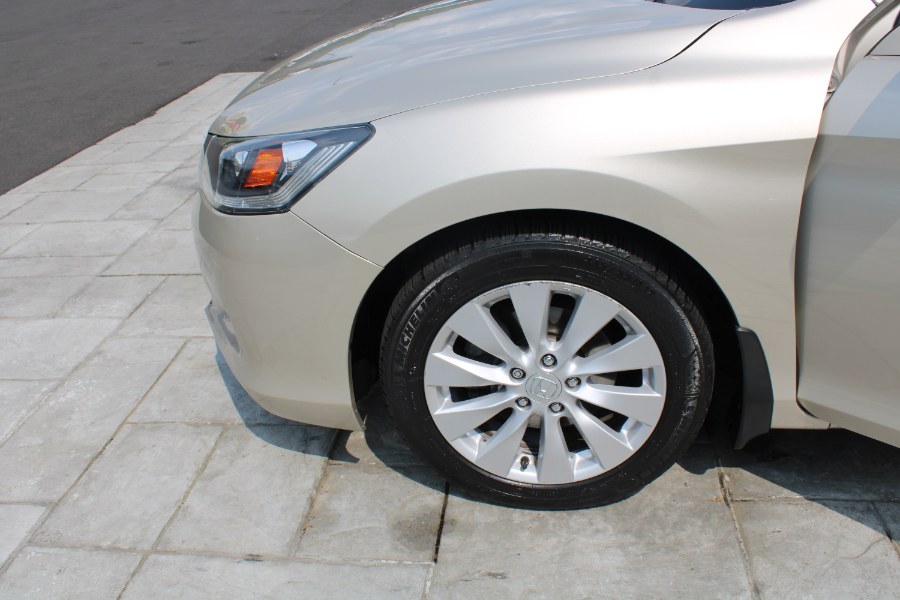 2015 Honda Accord Sedan 4dr V6 Auto EX-L w/Navi, available for sale in Plantsville, Connecticut | Auto House of Luxury. Plantsville, Connecticut 2015 Honda Accord Sedan 4dr V6 Auto EX-L w/Navi, available for sale in Plantsville, Connecticut | Auto House of Luxury. Plantsville, Connecticut