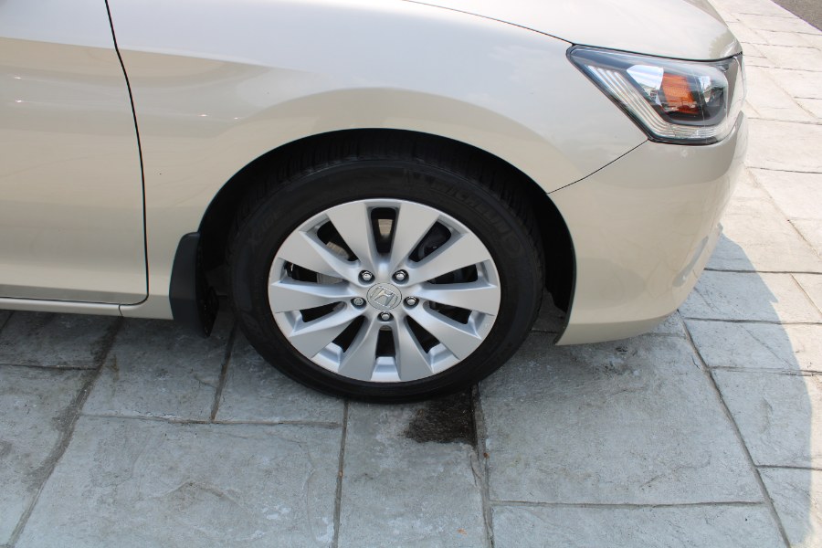 2015 Honda Accord Sedan 4dr V6 Auto EX-L w/Navi, available for sale in Plantsville, Connecticut | Auto House of Luxury. Plantsville, Connecticut 2015 Honda Accord Sedan 4dr V6 Auto EX-L w/Navi, available for sale in Plantsville, Connecticut | Auto House of Luxury. Plantsville, Connecticut