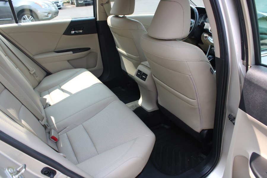 2015 Honda Accord Sedan 4dr V6 Auto EX-L w/Navi, available for sale in Plantsville, Connecticut | Auto House of Luxury. Plantsville, Connecticut 2015 Honda Accord Sedan 4dr V6 Auto EX-L w/Navi, available for sale in Plantsville, Connecticut | Auto House of Luxury. Plantsville, Connecticut