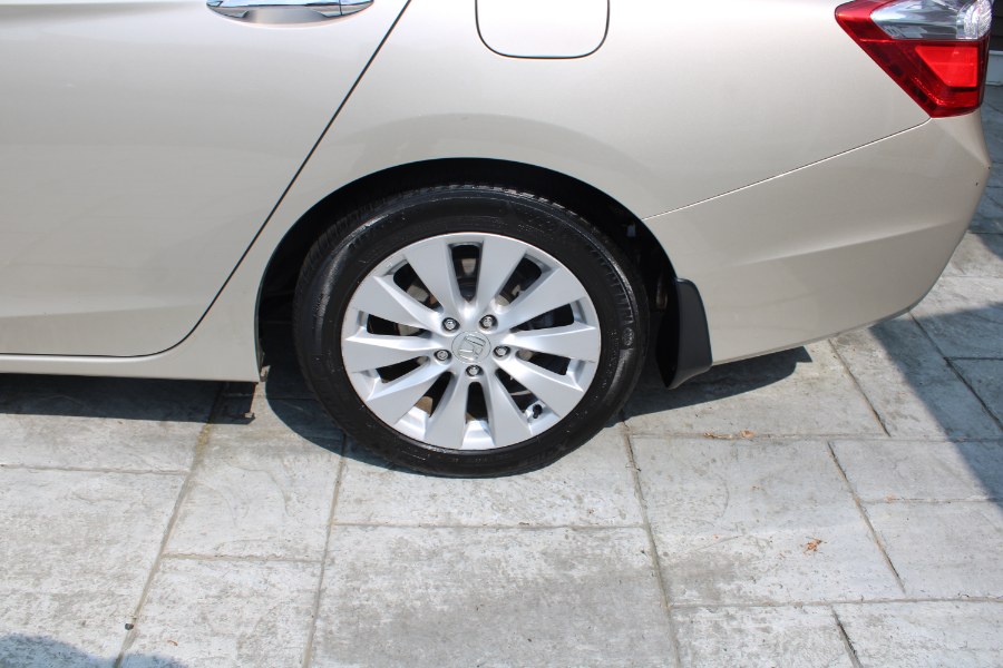 2015 Honda Accord Sedan 4dr V6 Auto EX-L w/Navi, available for sale in Plantsville, Connecticut | Auto House of Luxury. Plantsville, Connecticut 2015 Honda Accord Sedan 4dr V6 Auto EX-L w/Navi, available for sale in Plantsville, Connecticut | Auto House of Luxury. Plantsville, Connecticut