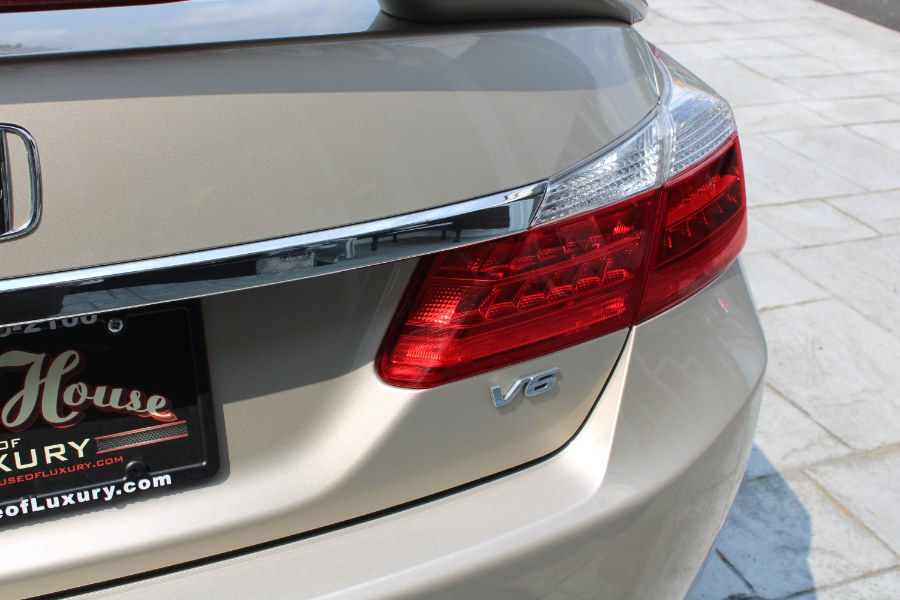 2015 Honda Accord Sedan 4dr V6 Auto EX-L w/Navi, available for sale in Plantsville, Connecticut | Auto House of Luxury. Plantsville, Connecticut 2015 Honda Accord Sedan 4dr V6 Auto EX-L w/Navi, available for sale in Plantsville, Connecticut | Auto House of Luxury. Plantsville, Connecticut