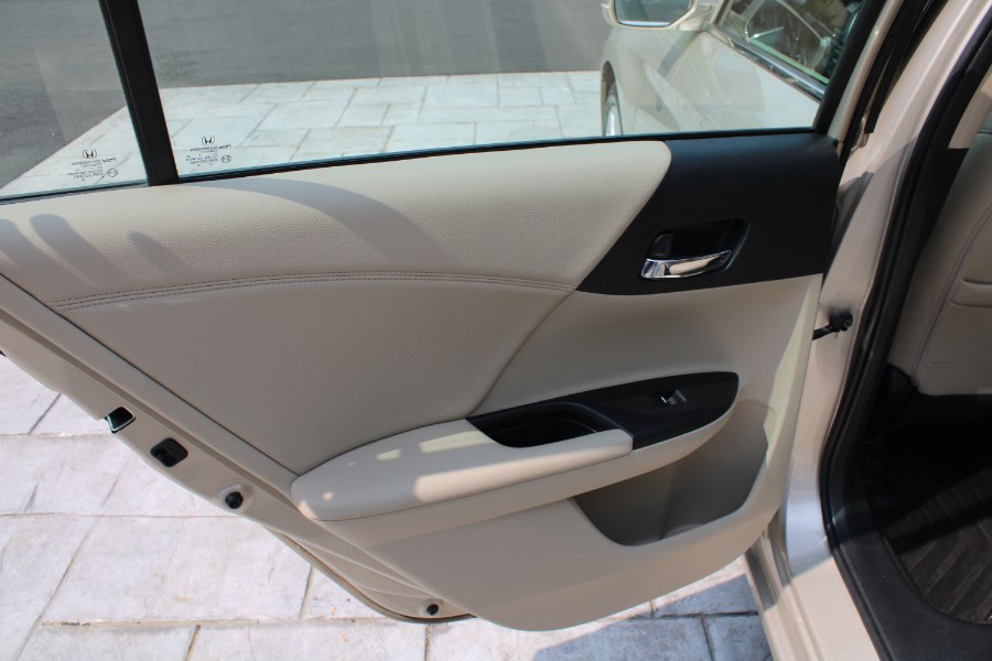 2015 Honda Accord Sedan 4dr V6 Auto EX-L w/Navi, available for sale in Plantsville, Connecticut | Auto House of Luxury. Plantsville, Connecticut 2015 Honda Accord Sedan 4dr V6 Auto EX-L w/Navi, available for sale in Plantsville, Connecticut | Auto House of Luxury. Plantsville, Connecticut