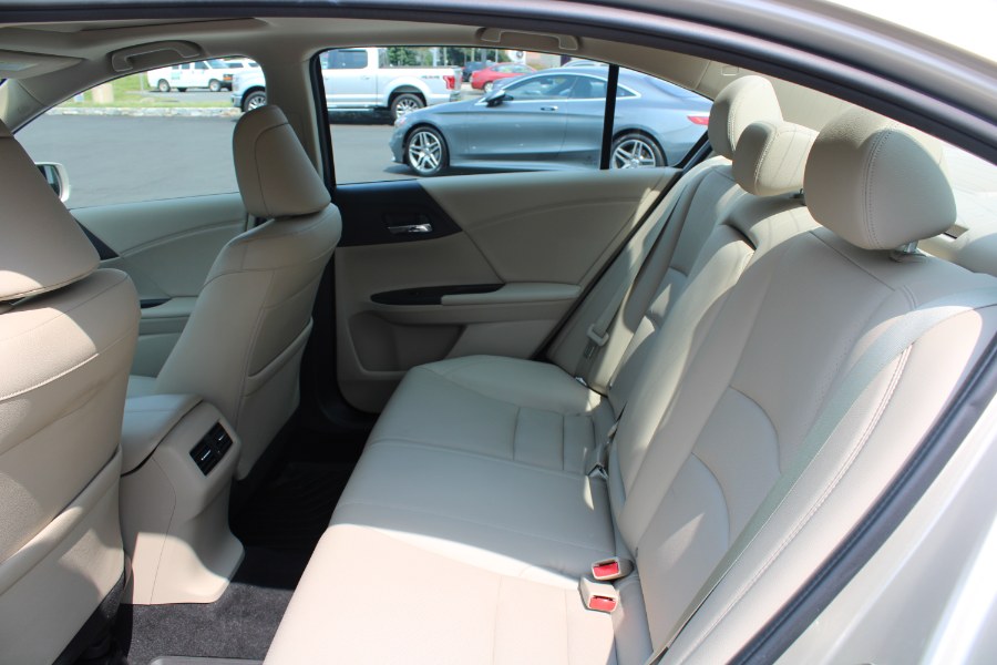 2015 Honda Accord Sedan 4dr V6 Auto EX-L w/Navi, available for sale in Plantsville, Connecticut | Auto House of Luxury. Plantsville, Connecticut 2015 Honda Accord Sedan 4dr V6 Auto EX-L w/Navi, available for sale in Plantsville, Connecticut | Auto House of Luxury. Plantsville, Connecticut